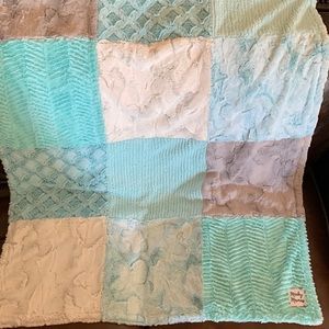 Minky Momas Throw